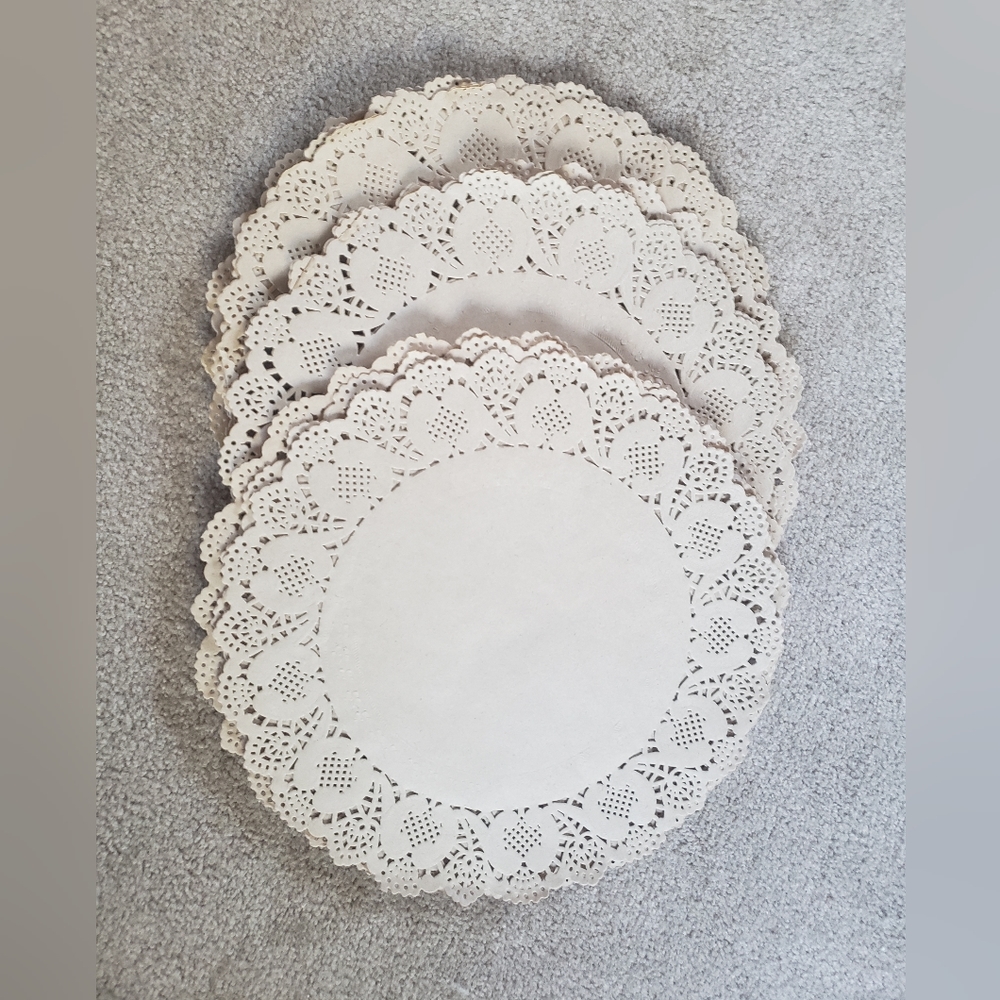 Paper doilies